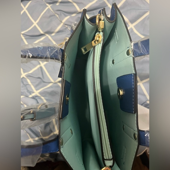 Just fab blue purse - Picture 2 of 4